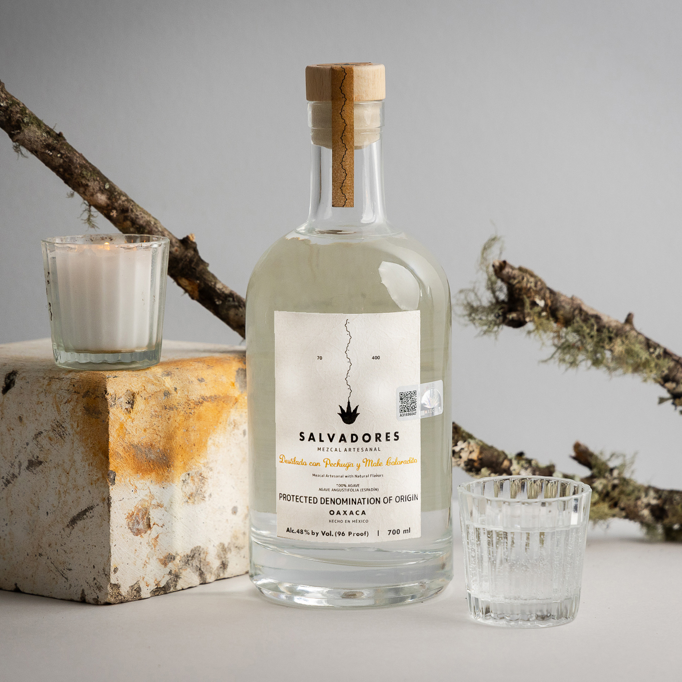 Mezcal Salvadores – Destilado con Pechuga & Mole Coloradito, 48% ABV