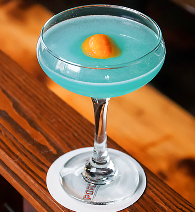 Mezcalcocktail “Gun Metal Blue”