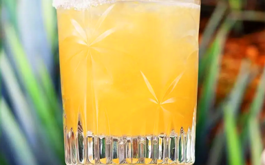 Mezcal- en tequilacocktail “Hot Lips”