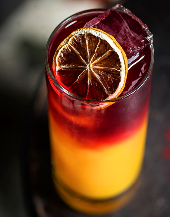 Mezcal- und Tequila-Cocktail “Mezcal Sun-Risa”