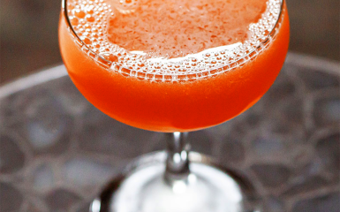 Mezcalcocktail “Naked and Famous”