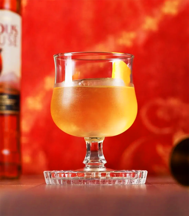 Mezcal-Cocktail “Guillotine”